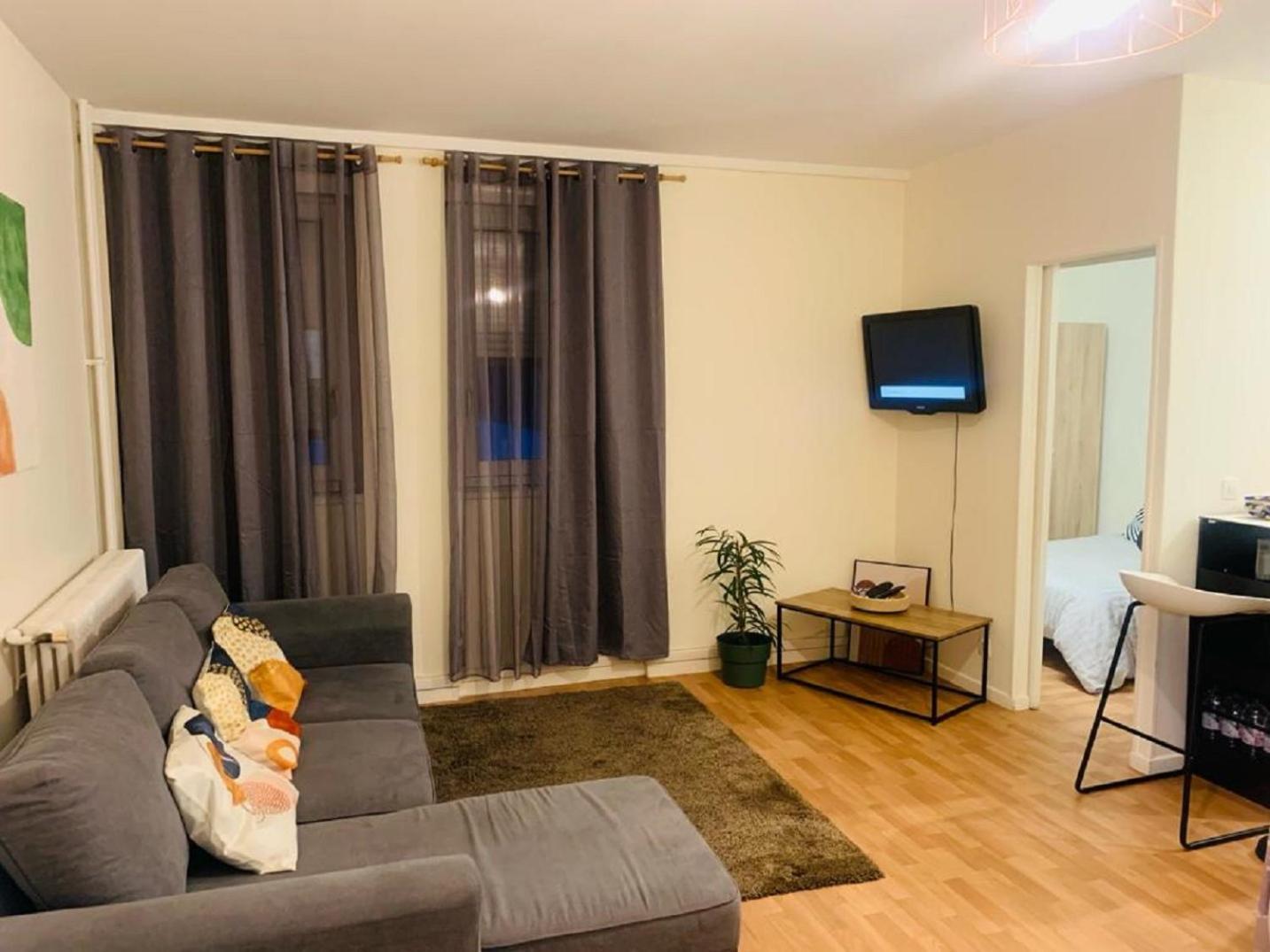 Appartement Calme Et Chaleureux Proche De Paris クルブヴォア エクステリア 写真